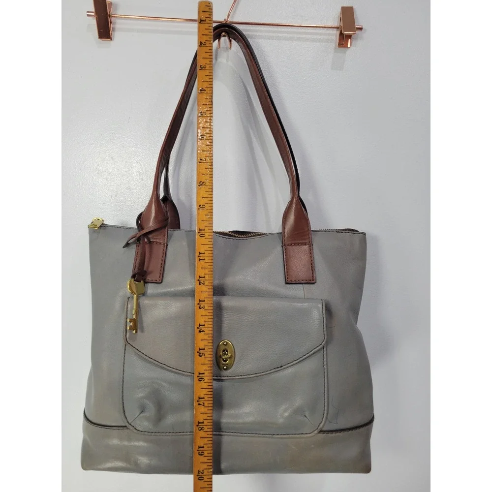 Fossil vintage shopper